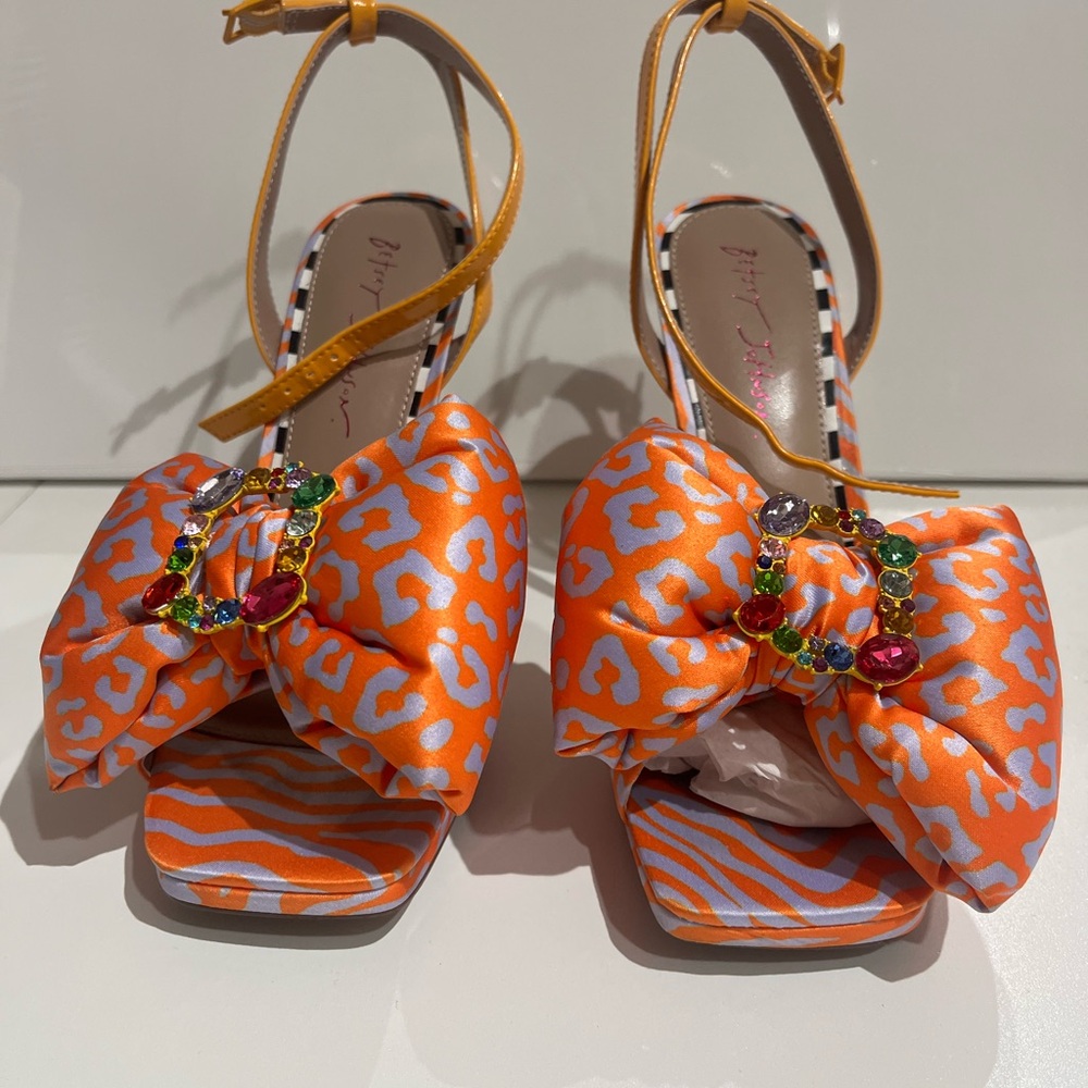 Betsey Johnson Pollie high heels. 8.5,